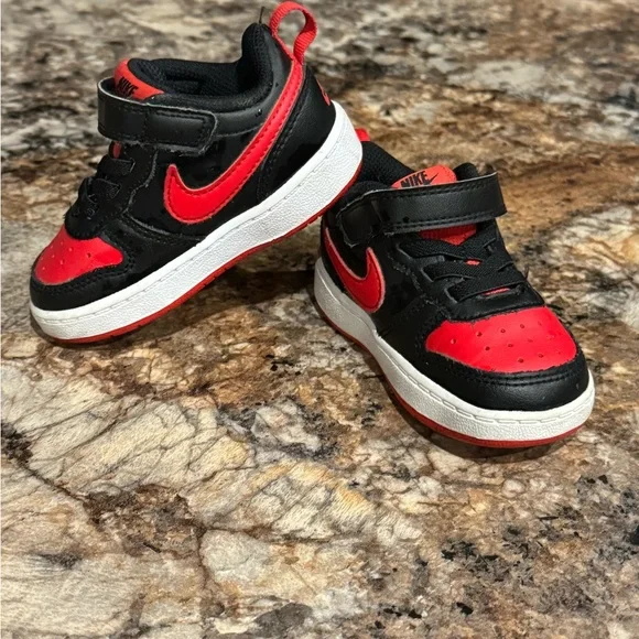 Nike Court Borough Low 2 in black/red/white - Picture 3 of 5